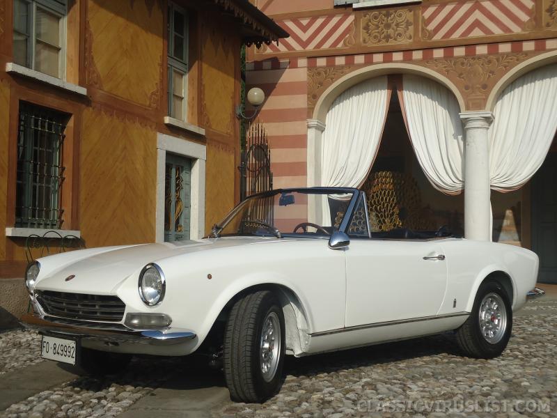 1967 Fiat 124 Sport Spider 1400 CAR_STATUS_RESTORED