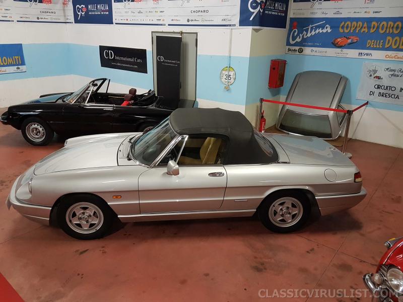 1990 Alfa Romeo Spider 2000