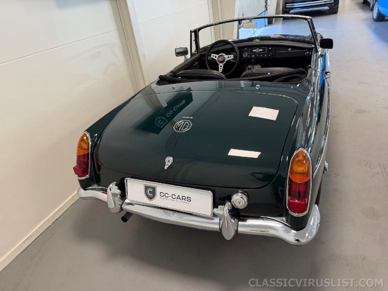 1967 MG B Roadster